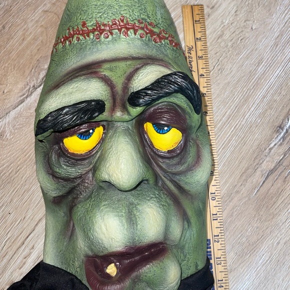 RARE FAMOUS MONSTOR OF FILMLAND Frankenstein HOODED MASK MARIO Chiodo STUDIOS. - Picture 5 of 10